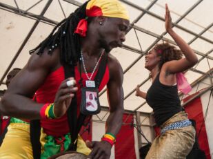 Afrikaanse drummers podiumact